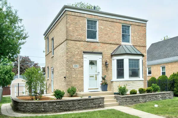 8310 N Oriole AVE, Niles, IL 60714