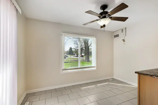 2474 Sunlight CT, Aurora, IL 60502