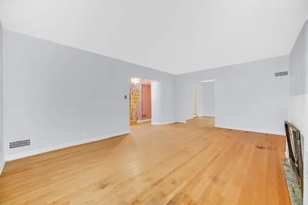 10122 S Bell AVE, Chicago, IL 60643