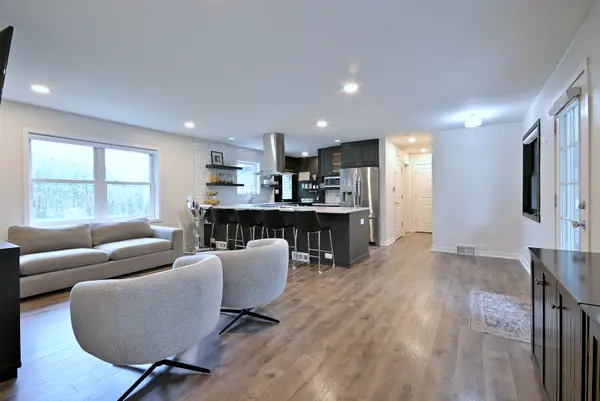 511 Everett AVE, Crystal Lake, IL 60014