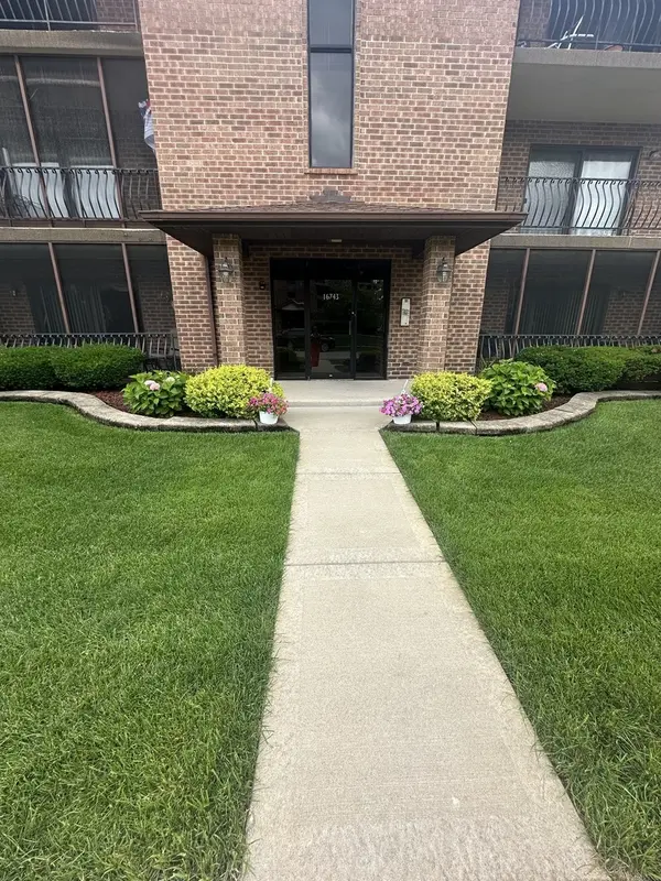 16743 Paxton AVE #1N, Tinley Park, IL 60477