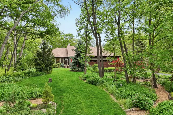 26073 W Laurel CT, Wauconda, IL 60084