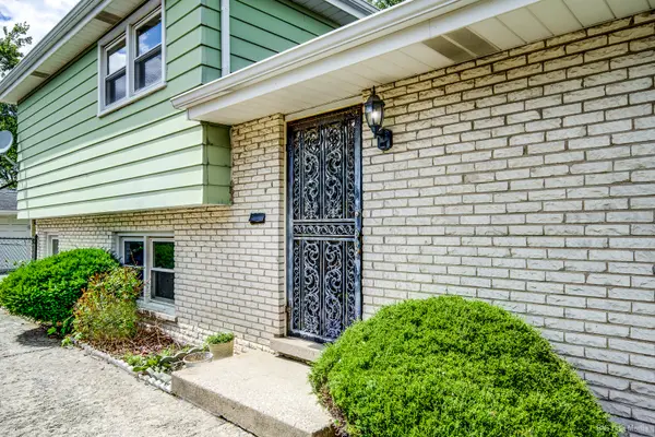 9304 Meade AVE, Oak Lawn, IL 60453