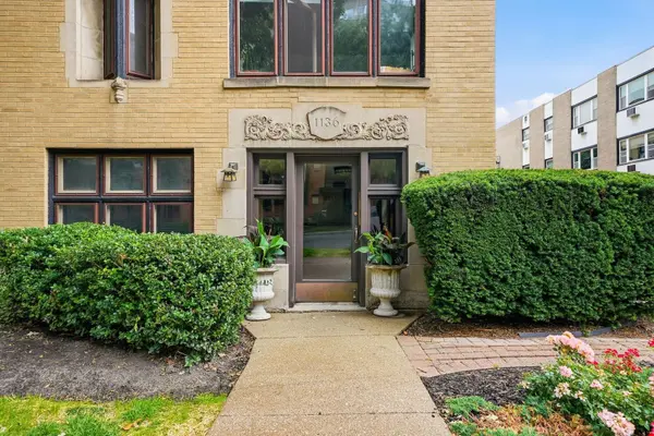 1136 Ontario ST #3B, Oak Park, IL 60302