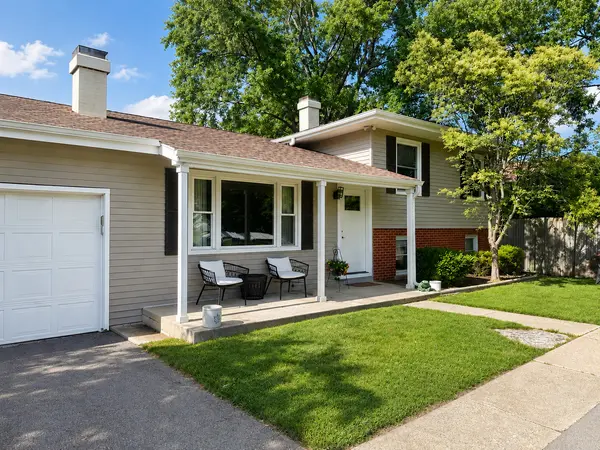 5s481 Glenoban DR, Naperville, IL 60563