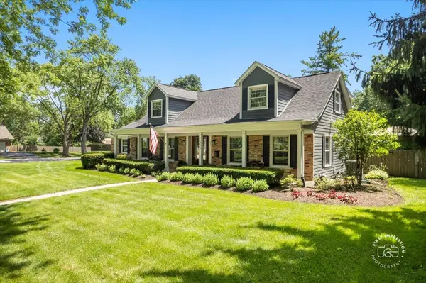 1553 Allen LN, St. Charles, IL 60174