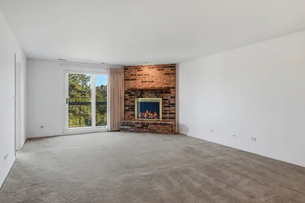 501 Lake Hinsdale DR #408, Willowbrook, IL 60527