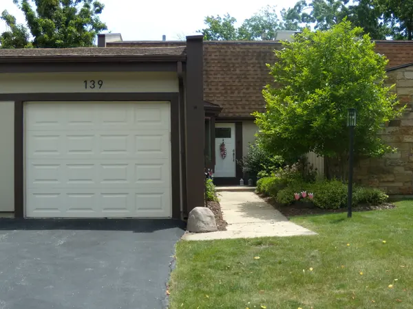139 Cascade DR,  Indian Head Park,  IL 60525