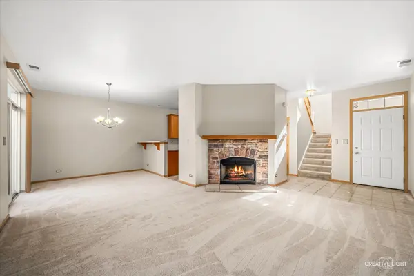 449 Dancer LN, Oswego, IL 60543