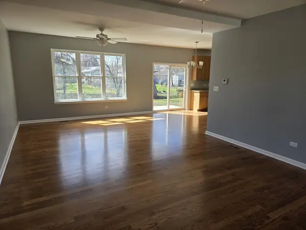 4 Joseph CT, Midlothian, IL 60445
