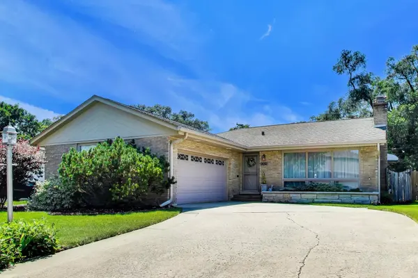 1430 Scotdale RD, La Grange Park, IL 60526