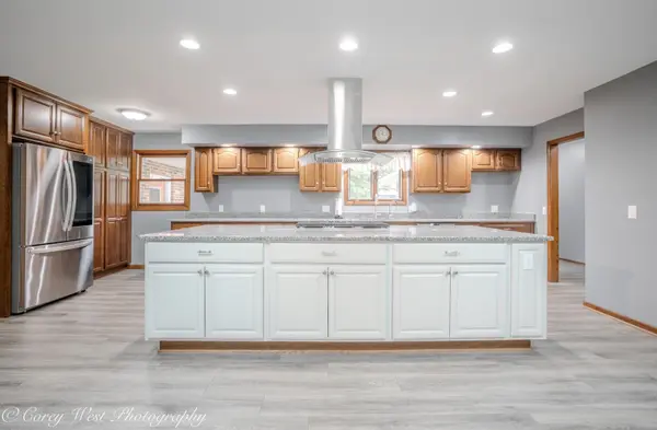 3 Golfview PL, Dekalb, IL 60115