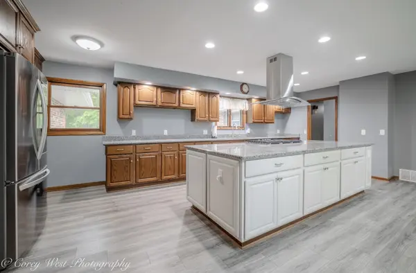 3 Golfview PL, Dekalb, IL 60115