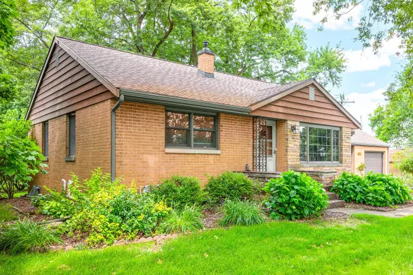 902 E Vine ST, Leroy, IL 61752