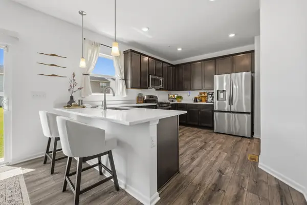 1313 Marston ST, South Elgin, IL 60177