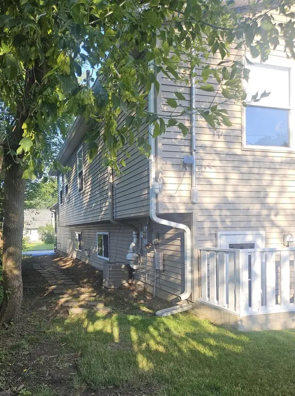 33616 N Evergreen DR, Grayslake, IL 60030