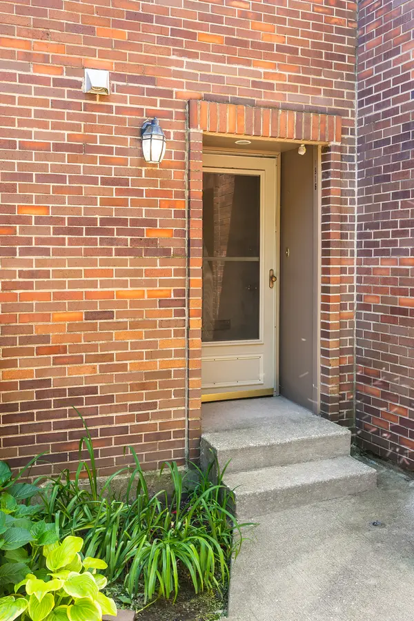 1916 N Larrabee ST, Chicago, IL 60614