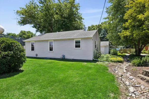 1802 W 2nd ST, Coal Valley, IL 61240