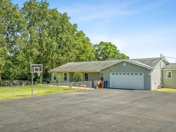 235 S West ST, Byron, IL 61010