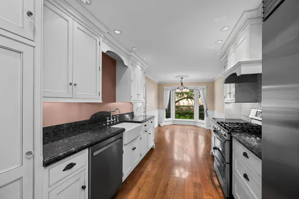 1653 N Belmont CT, Arlington Heights, IL 60004