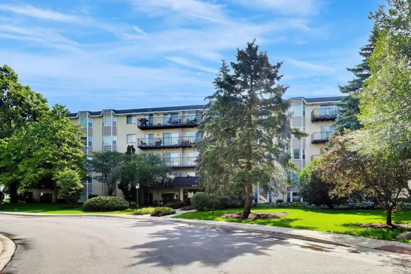 8620 Waukegan RD #303,  Morton Grove,  IL 60053