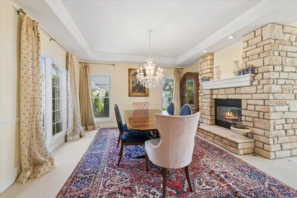 527 Mallard Point CIR, North Aurora, IL 60542