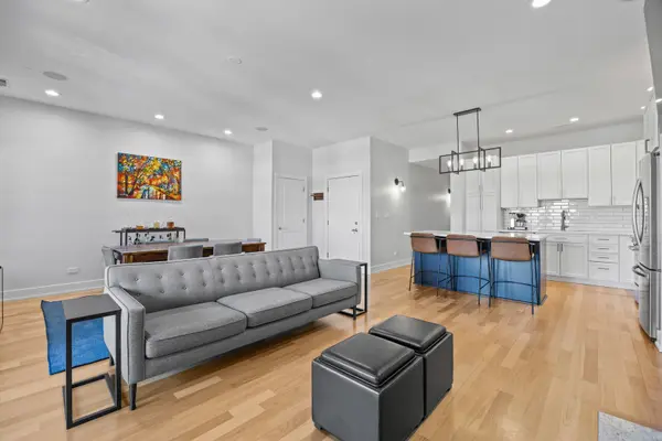 4043 N Damen AVE #2, Chicago, IL 60618
