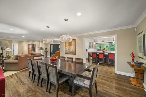 620 Orchard LN, Glencoe, IL 60022