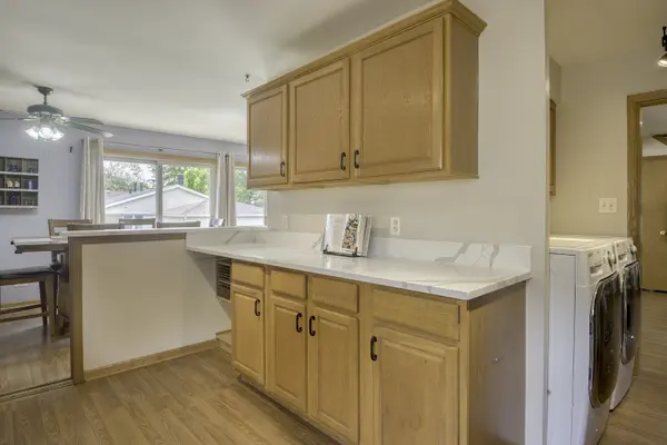 591 Sussex CT, Elk Grove Village, IL 60007