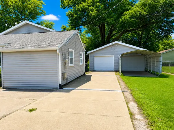 1105 Avenue I, Sterling, IL 61081