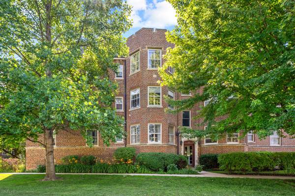 1218 Central ST #3S, Evanston, IL 60201