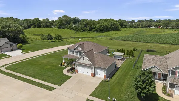 6104 Fillmore ST, Davenport, IA 52806