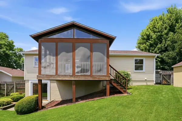 4625 Fillmore LN, Davenport, IA 52806