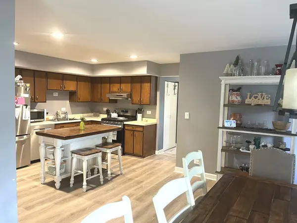 3600 Brookmeade DR, Rolling Meadows, IL 60008