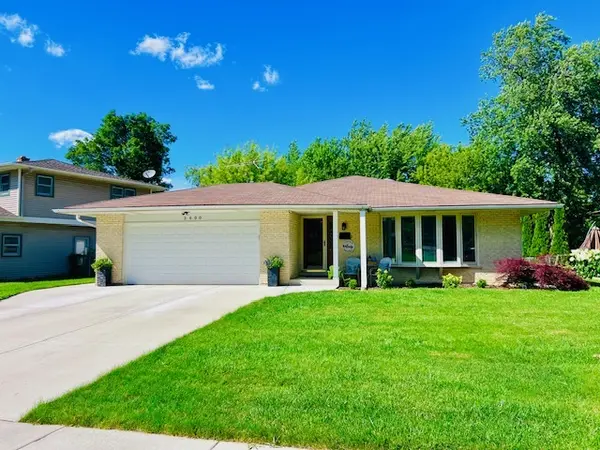 3600 Brookmeade DR,  Rolling Meadows,  IL 60008