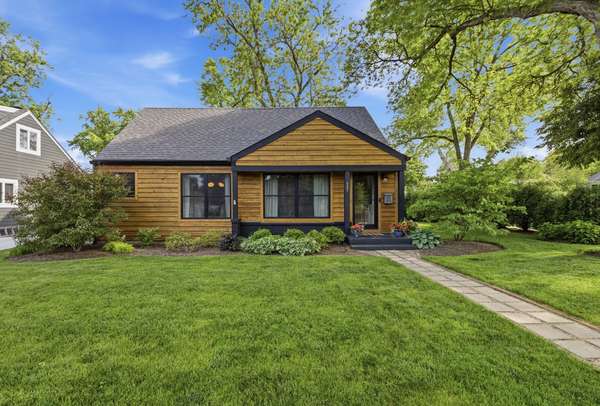 607 E Frederick ST, Arlington Heights, IL 60004