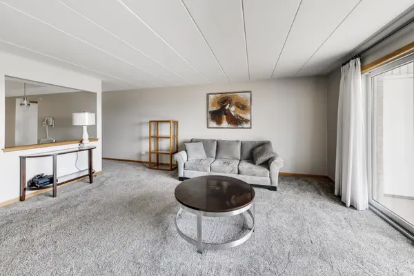 9750 Koch CT #2F, Orland Park, IL 60467