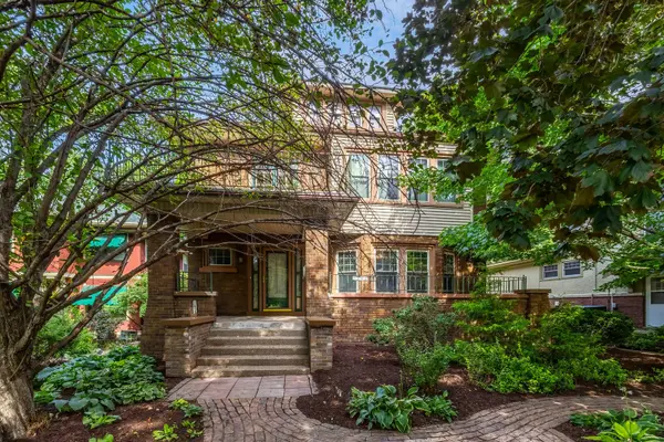 2411 Brady ST, Davenport, IA 52803
