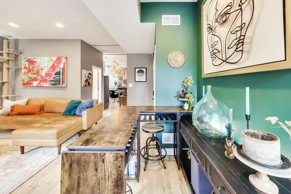 3000 N Hoyne AVE #2, Chicago, IL 60618