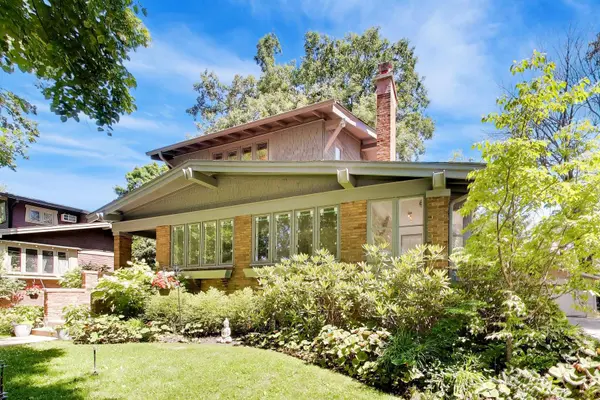 322 Oak CIR, Wilmette, IL 60091