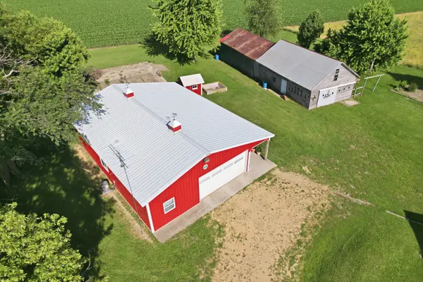 2074 Prairie RD, Ashton, IL 61006