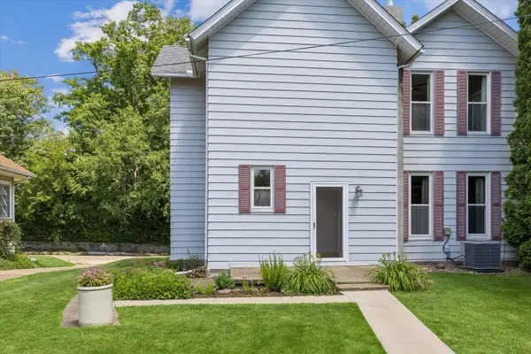 1208 S 7TH ST, Clinton, IA 52732
