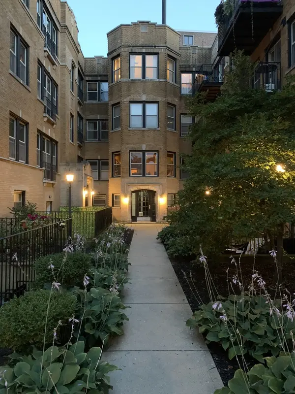 1223 W Greenleaf AVE #1N, Chicago, IL 60626