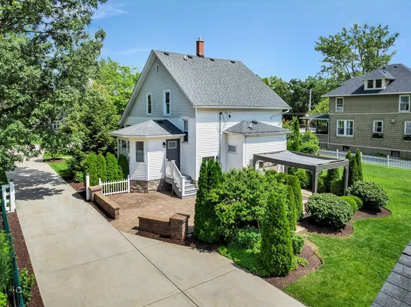 220 Hickory ST, Frankfort, IL 60423