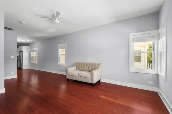 7351 W Barry AVE, Chicago, IL 60707