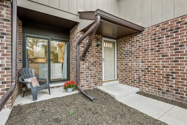 1534 Blackburn ST, Wheaton, IL 60189