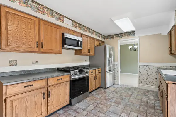 213 Campbell DR, Bolingbrook, IL 60440