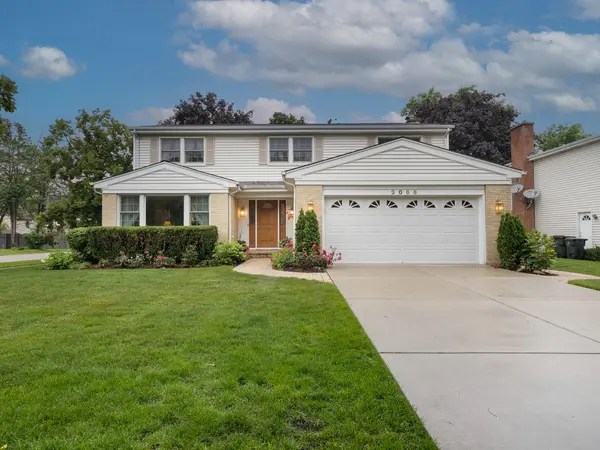 3066 Knollwood LN, Glenview, IL 60025