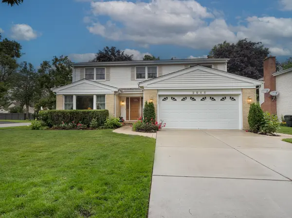 3066 Knollwood LN, Glenview, IL 60025
