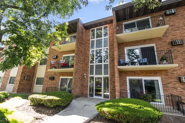 4113 W 97th PL #303, Oak Lawn, IL 60453